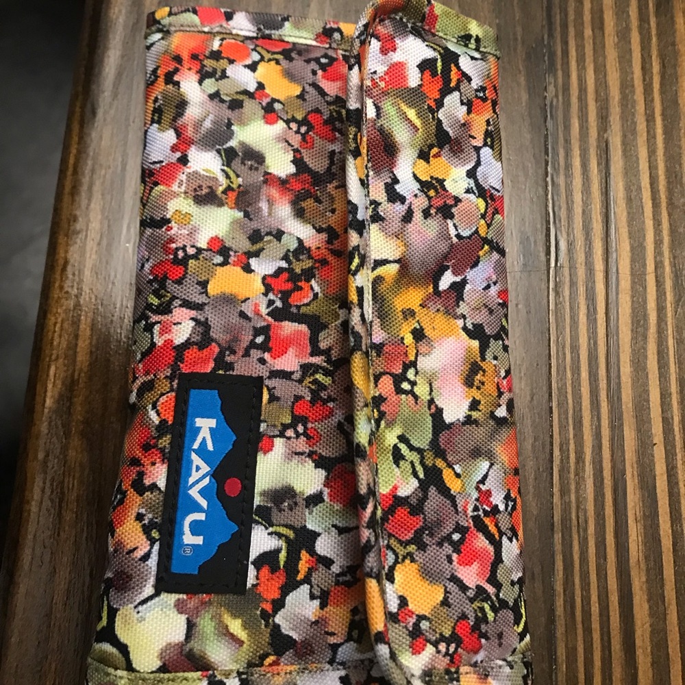 Kavu wallet. Barely used ! Bright spring colors ! From non smoking home.